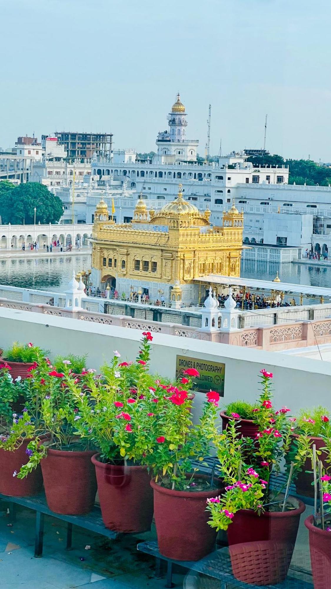 Hotel Sapphire Opposite Golden Temple Amritsar Eksteriør bilde