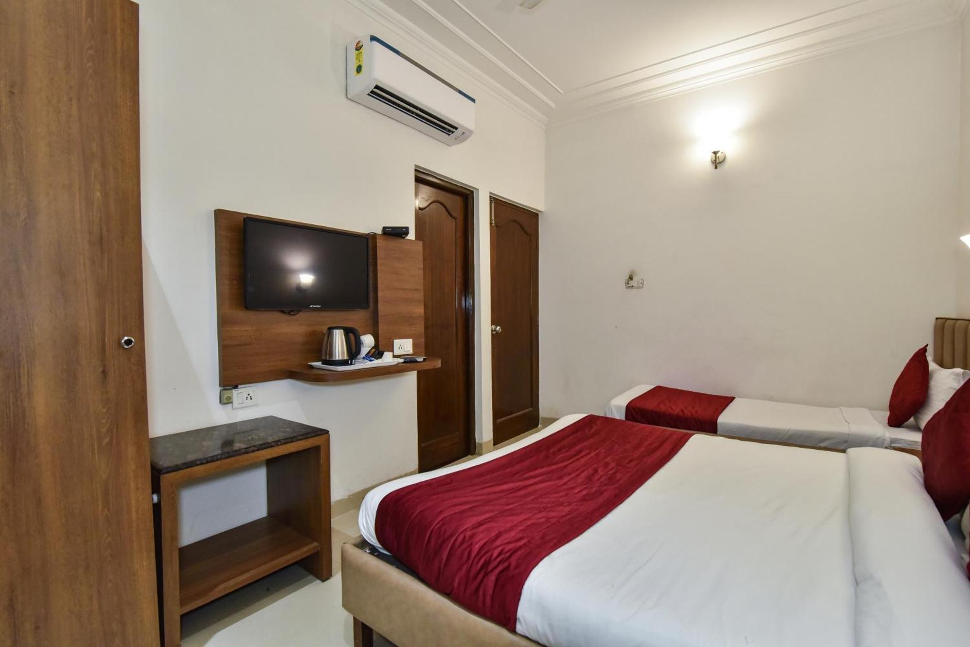 Hotel Sapphire Opposite Golden Temple Amritsar Eksteriør bilde